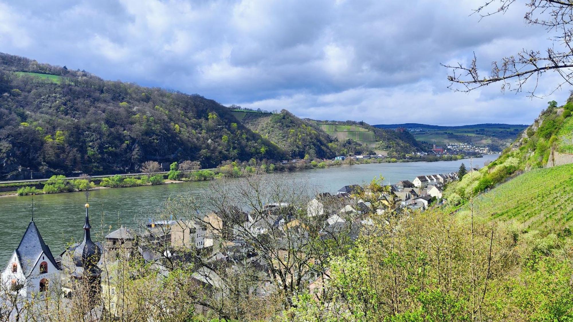 Direkt Am Rhein Mit Burgblick Nahe Rheinsteig Bis 8 Personen, 2 Baeder, 4 Zimmer, Kueche, Netflix Apartment Kaub Exterior foto